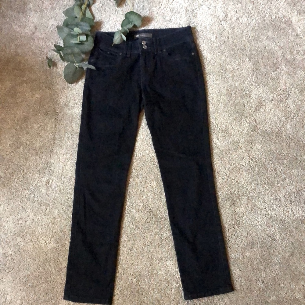 Levi’s Mid Rise Skinny Dark Blue Denim Size 6M